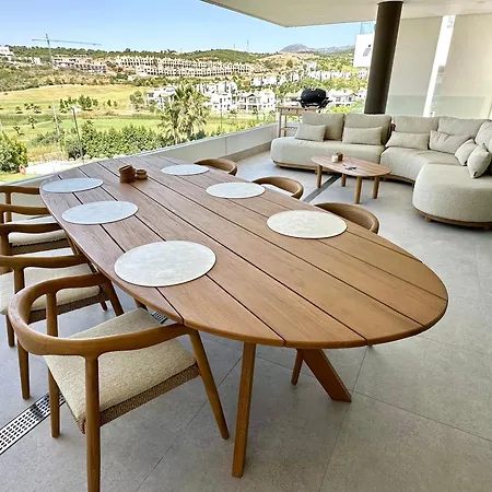 Stylish 3-bedroom In Azahar De Apartment *