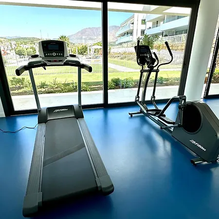 Apartment Stylish 3-bedroom In Azahar De Estepona