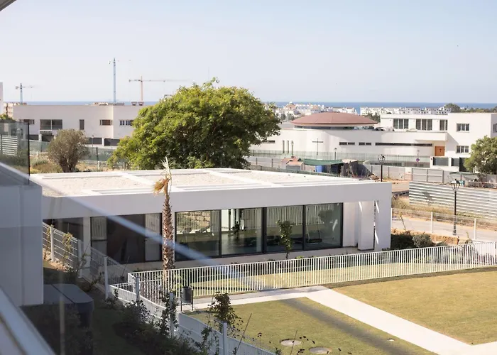 Stylish 3-bedroom In Azahar De * Estepona