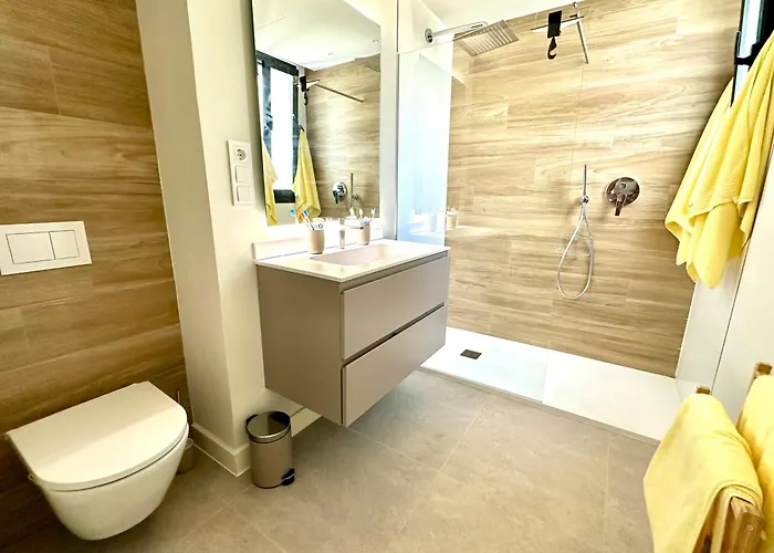 Lägenhet Stylish 3-bedroom In Azahar De Estepona