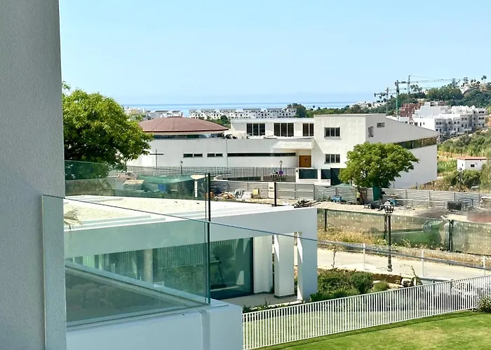 Stylish 3-bedroom In Azahar De