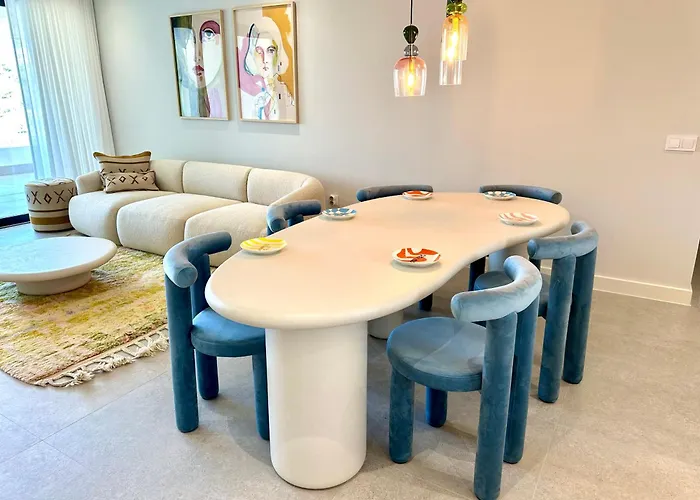 Lägenhet Stylish 3-bedroom In Azahar De Estepona