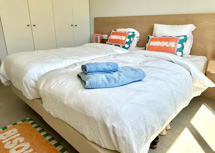 Stylish 3-bedroom In Azahar De * Estepona