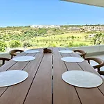 Stylish 3-bedroom In Azahar De Apartment *