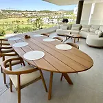 Stylish 3-bedroom In Azahar De Apartment *