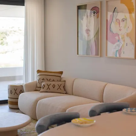 Lejlighed Stylish 3-bedroom In Azahar De