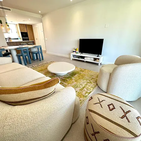 Stylish 3-bedroom In Azahar De 아파트